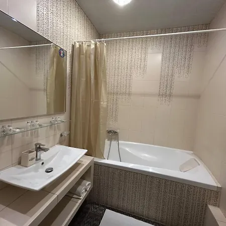 Ckey In The Center *