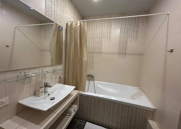 Ckey In The Center *