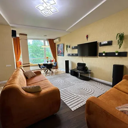 Ckey In The Center * Odessa